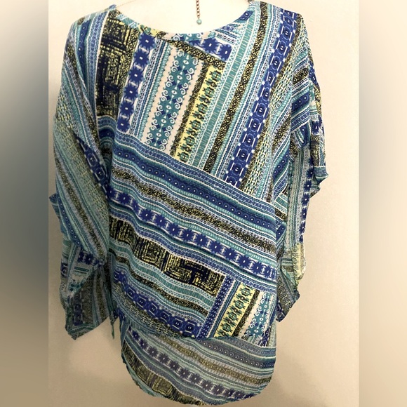 Multicolor Patterned Women's Top - Picture 3 of 16